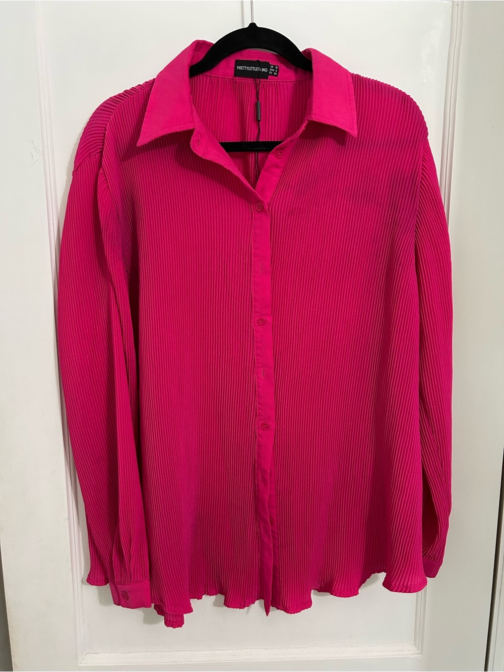 NWOT Pretty Little Thing Pink Pleated Button Down Top Size 6